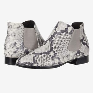 NEW Munro Cate Chelsea Snake Embossed Ankle Boots